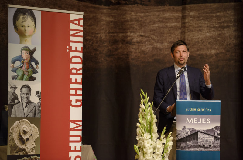 LR Daniel Alfreider bei der Eröffnung der Ausstellung "Mejes" LR Daniel Alfreider bei der Eröffnung der Ausstellung "Mejes"