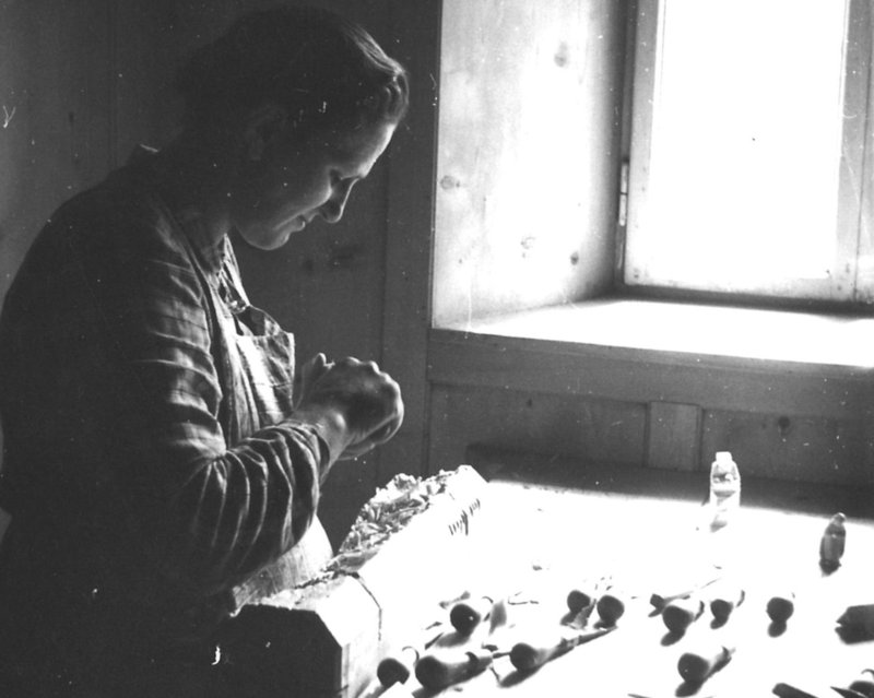 Senoner Katharina (anda Trina) che zipla da jëuna Senoner Katharina (anda Trina) che zipla da jëuna